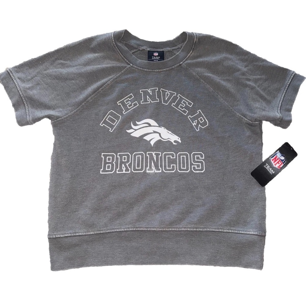 Denver Broncos NFL Juniors Size Small 3/5 Boxy Cropped Gray Sweatshirt Tee NWT